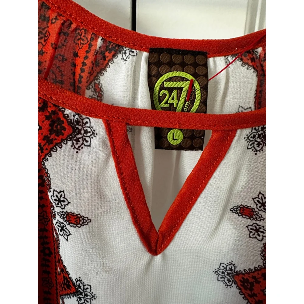 24/7 Comfort Apparel Blouse L White Red Patterned - Picture 3 of 6